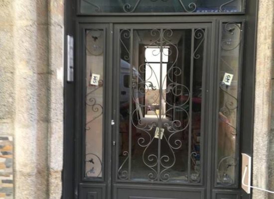 jer-puerta-entrada-hierro-lacado